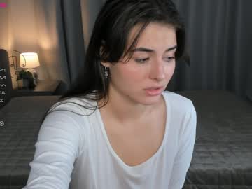 girl
        now_you_know cam image #1844522