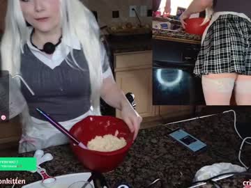girl
        crimsonkitten cam image #1939475
