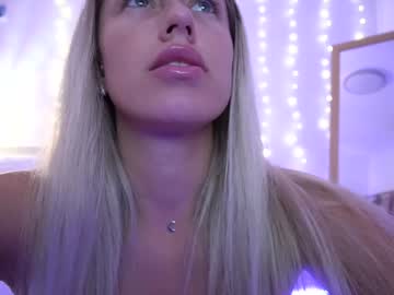 girl
        laramonroe_ cam image #3393976