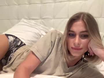 girl
        cameronblaire cam image #1402549