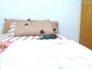 couple
        bouncingb00bs cam image #1097548