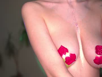 girl
        sophia_lean cam image #1464155