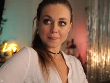 girl
        lettymoa cam image #4394560