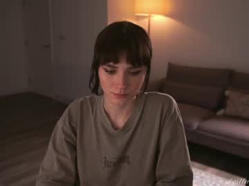 girl
        luna_ai cam image #2889900