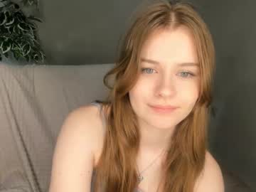 girl
        linettegrandon cam image #4109796