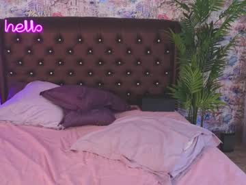 girl
        angelina_new cam image #3691509