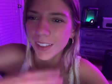 girl
        oliviahansleyy cam image #3328547
