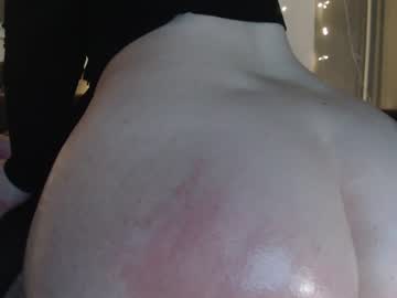 girl
        shinoa_hiiragi cam image #2549883