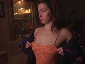 girl
        chroniclove cam image #575097