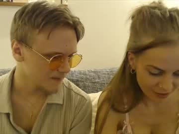 couple
        dicouple cam image #736183
