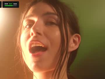 girl
        the_pretty_poison cam image #4590868