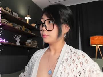 girl
        one_1ove cam image #4041591