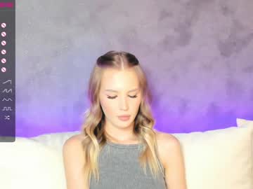 girl
        _sophie_kitten_ cam image #3615656