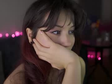 girl
        greeny_mat cam image #4226082