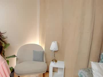 girl
        dufni_duff cam image #2252394