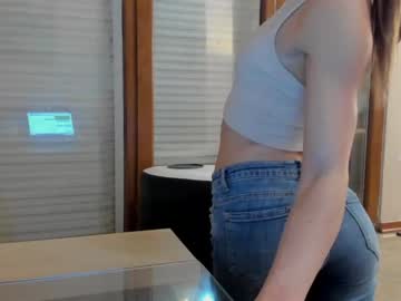 girl
        hotel77777 cam image #2554113