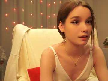 girl
        harrieteasley cam image #3927078