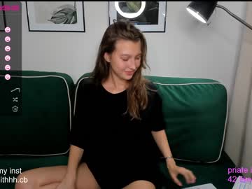 girl
        emilysmithhh cam image #1231641