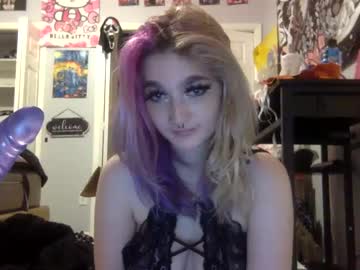 girl
        lizz44887 cam image #1941006