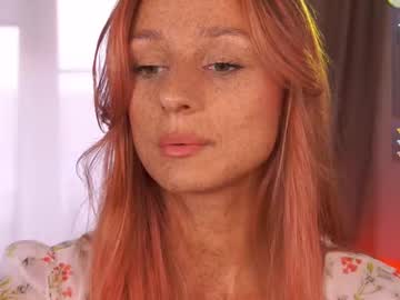girl
        artease cam image #4535020
