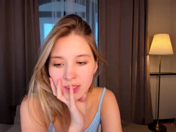 girl
        milablush cam image #797783