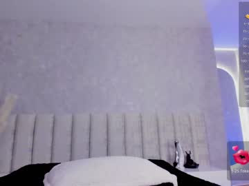 girl
        candyred88 cam image #2503885