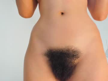 girl
        bush_woman cam image #3115508