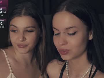 couple
        vivid_girls cam image #3209704