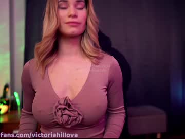 girl
        victoriahillova cam image #4461734