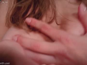 girl
        _za_ra cam image #2971280
