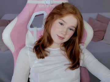 girl
        leahsthetics cam image #4227838