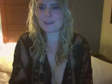 girl Webcam Girls Sex Thressome And Foursome with midnightqueen01