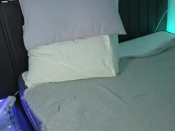 girl
        juliabeng1 cam image #3837011