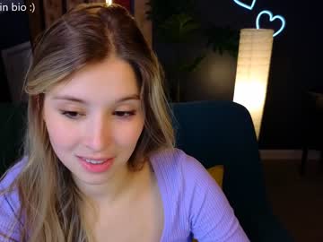 girl
        milablush cam image #844843