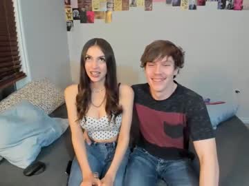 couple
        chloenight cam image #2231730