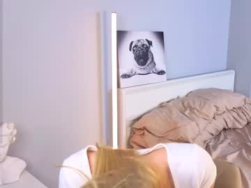 girl
        falinebenny cam image #4020517