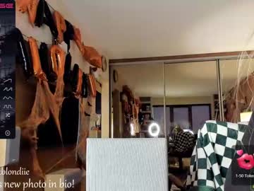 girl
        bestblondiiecb cam image #87101