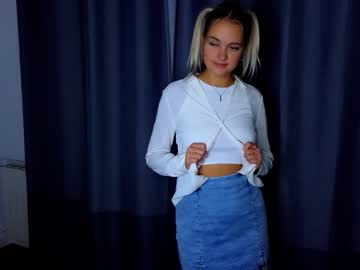 girl
        beverly_hillls cam image #2065136