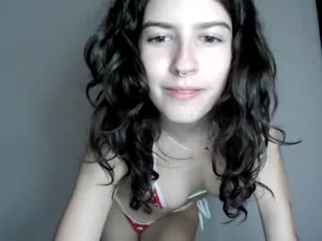 girl
        frenchava cam image #1574485