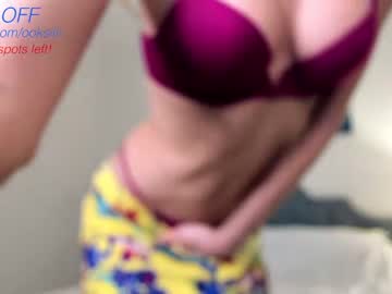 girl
        oksanafedorova cam image #1105713