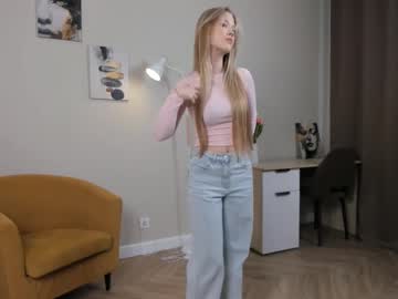 girl
        dawnbullins cam image #4473261