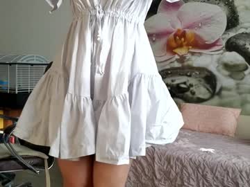 girl
        jennycutey cam image #3997555