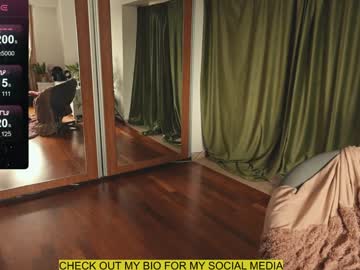girl
        venus_in_jeans cam image #3271819