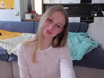 girl
        magic_couple13 cam image #2750061