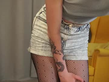 girl
        harrieteasley cam image #3710945