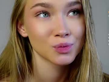 girl
        lipswithsweetonthem cam image #4387004