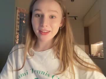 girl
        whoisalisa cam image #4541109