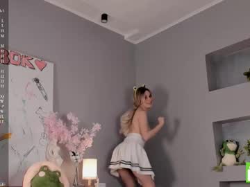 girl
        margarethowell cam image #4276716