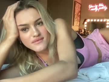 girl
        ellaxxrose cam image #3637986