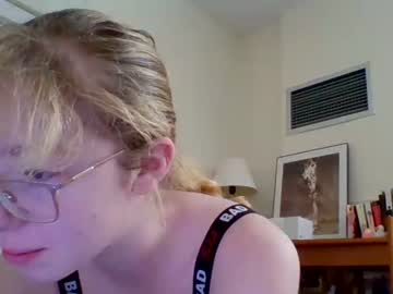 girl
        blonde_katie cam image #1966997